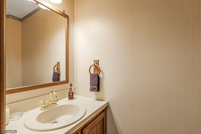 14 Chamberlain Rd, Readington Twp., NJ 08822