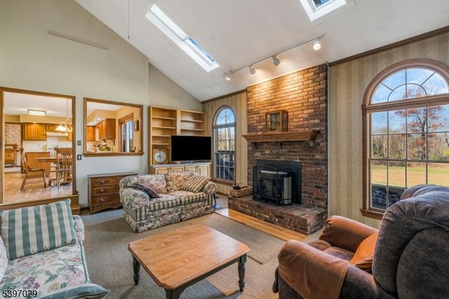 14 Chamberlain Rd, Readington Twp., NJ 08822