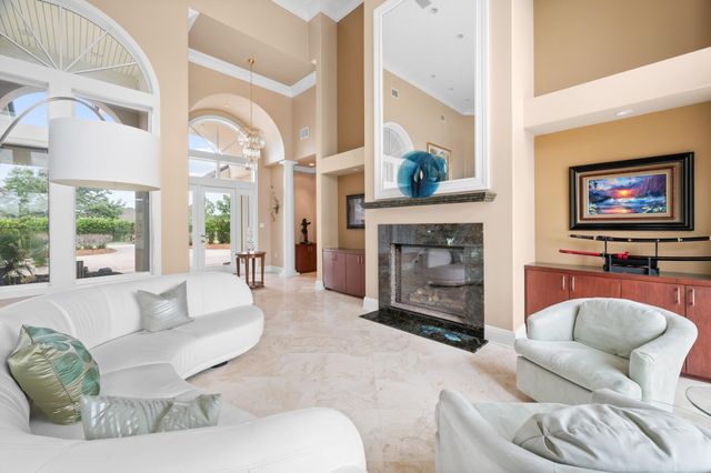 156 Northlake Drive, Thibodaux, LA 70301