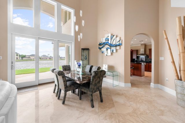 156 Northlake Drive, Thibodaux, LA 70301