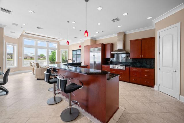 156 Northlake Drive, Thibodaux, LA 70301