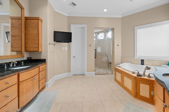 156 Northlake Drive, Thibodaux, LA 70301