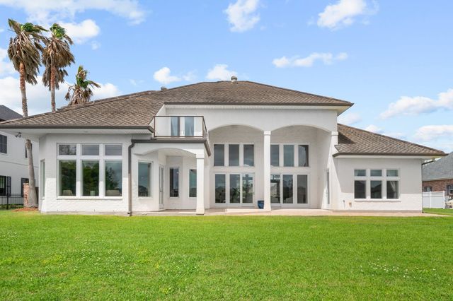 156 Northlake Drive, Thibodaux, LA 70301