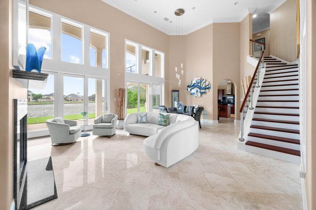 156 Northlake Drive, Thibodaux, LA 70301