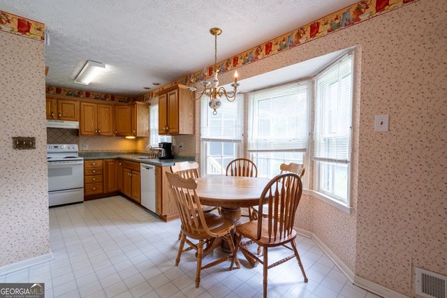 2685 Ashworth Lake Road, Snellville, GA 30078