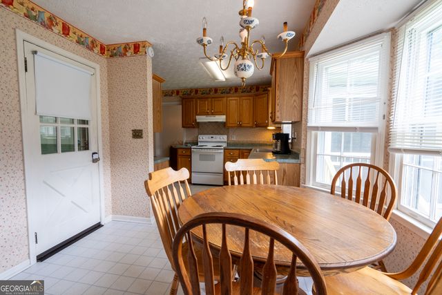 2685 Ashworth Lake Road, Snellville, GA 30078