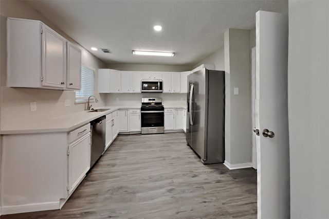 12822 Careywood Drive, Sugar Land, TX 77478