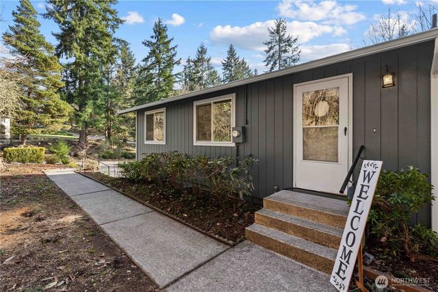 32 Madrona Place, Dupont, WA 98327