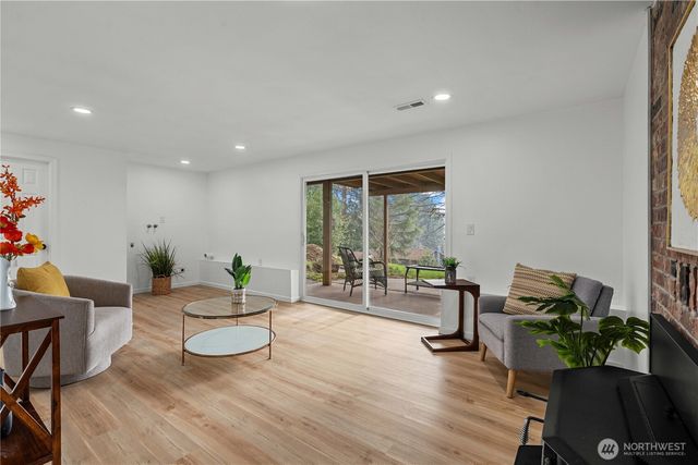 32 Madrona Place, Dupont, WA 98327