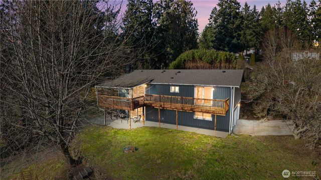 32 Madrona Place, Dupont, WA 98327