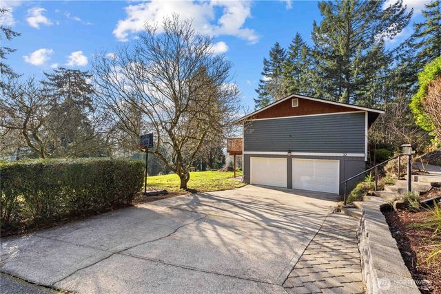 32 Madrona Place, Dupont, WA 98327