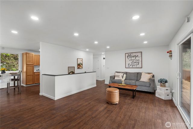 32 Madrona Place, Dupont, WA 98327