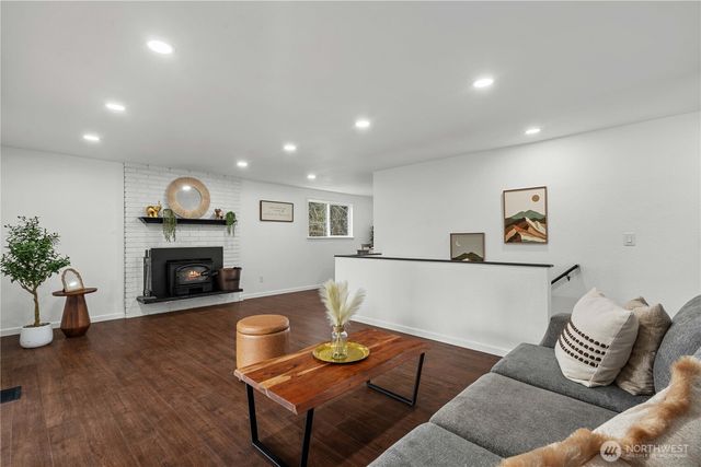 32 Madrona Place, Dupont, WA 98327