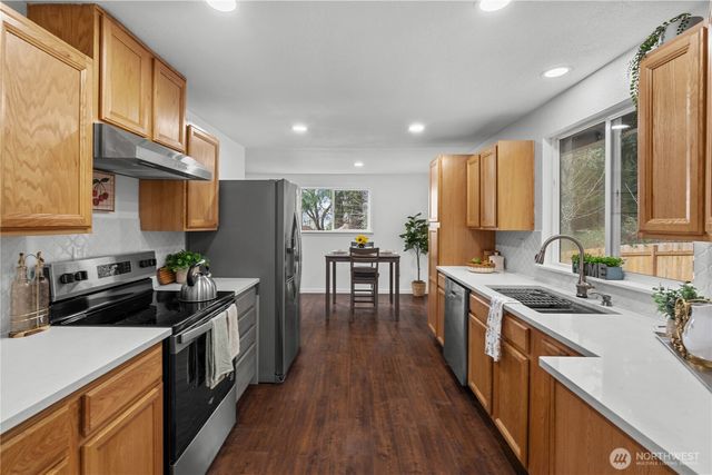 32 Madrona Place, Dupont, WA 98327