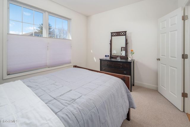 23 Beacon Drive, Colonie, NY 12189