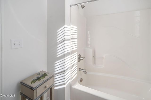 23 Beacon Drive, Colonie, NY 12189