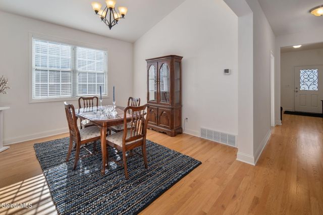 23 Beacon Drive, Colonie, NY 12189