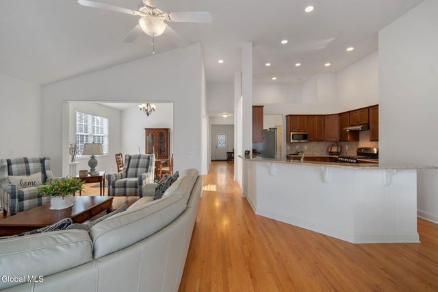 23 Beacon Drive, Colonie, NY 12189