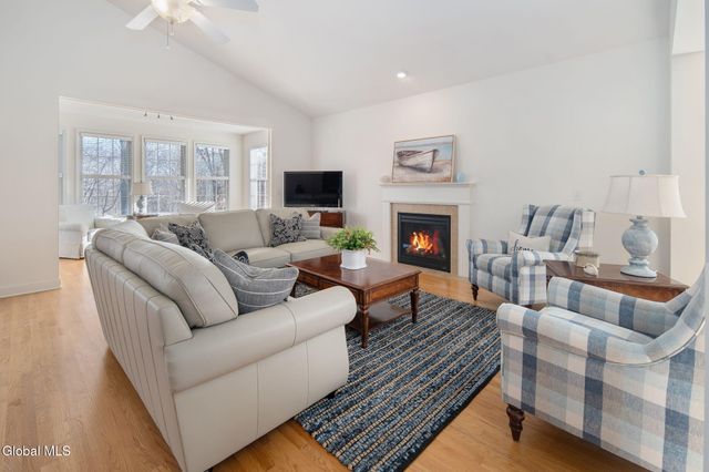 23 Beacon Drive, Colonie, NY 12189