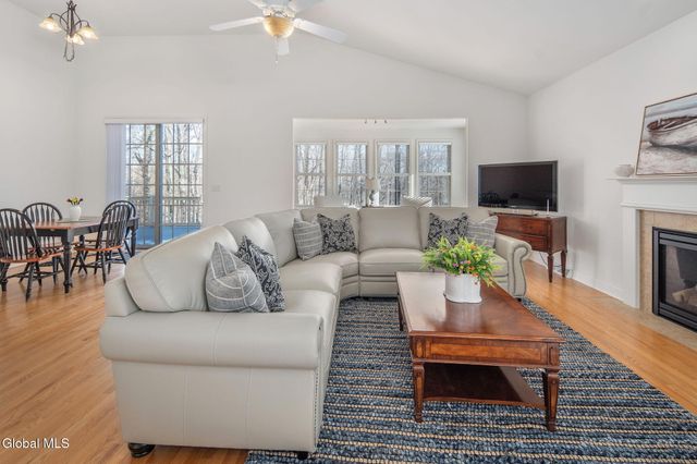 23 Beacon Drive, Colonie, NY 12189