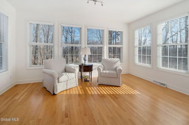 23 Beacon Drive, Colonie, NY 12189