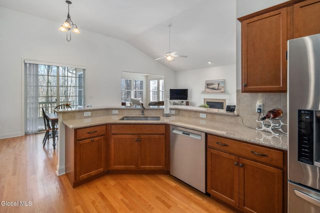 23 Beacon Drive, Colonie, NY 12189