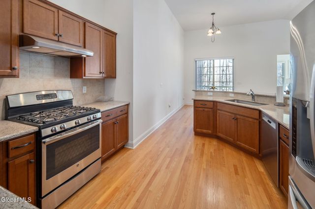 23 Beacon Drive, Colonie, NY 12189