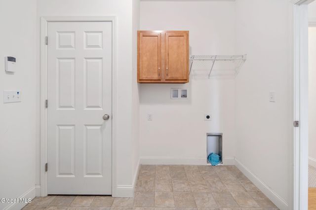 23 Beacon Drive, Colonie, NY 12189