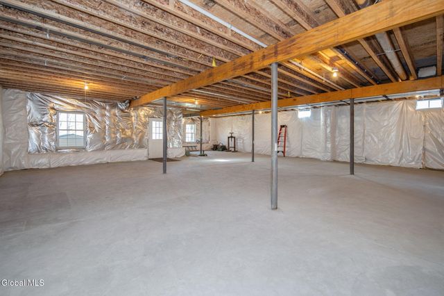 23 Beacon Drive, Colonie, NY 12189