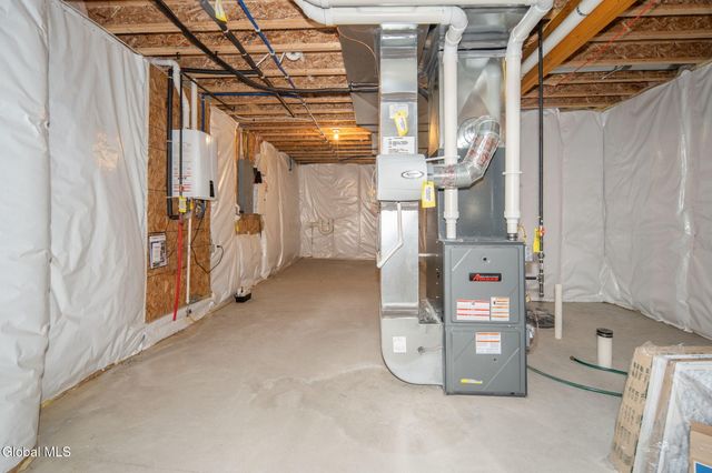 23 Beacon Drive, Colonie, NY 12189