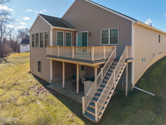 23 Beacon Drive, Colonie, NY 12189