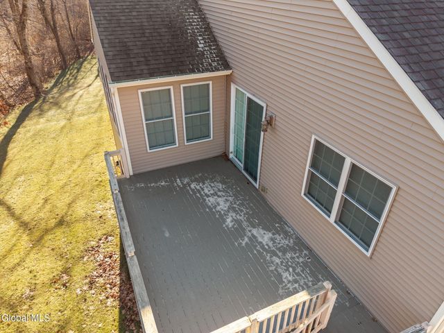 23 Beacon Drive, Colonie, NY 12189