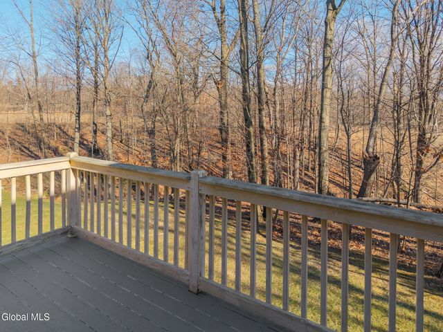 23 Beacon Drive, Colonie, NY 12189