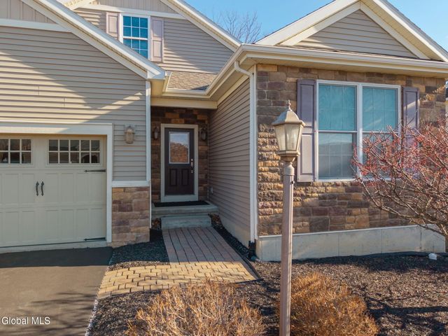 23 Beacon Drive, Colonie, NY 12189