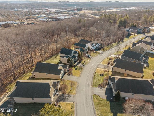 23 Beacon Drive, Colonie, NY 12189