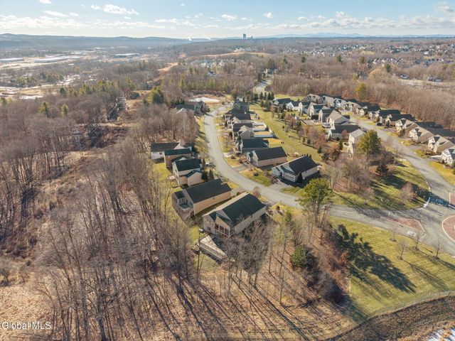 23 Beacon Drive, Colonie, NY 12189