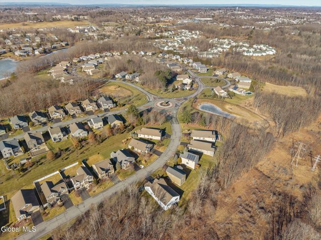 23 Beacon Drive, Colonie, NY 12189