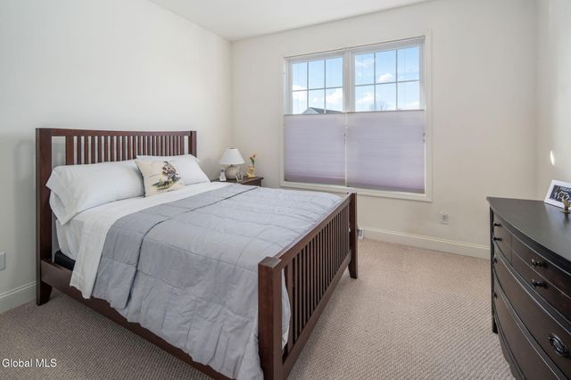 23 Beacon Drive, Colonie, NY 12189