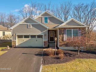 23 Beacon Drive, Colonie, NY 12189
