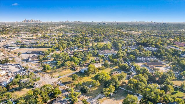 6026 Maybell Street, Houston, TX 77091