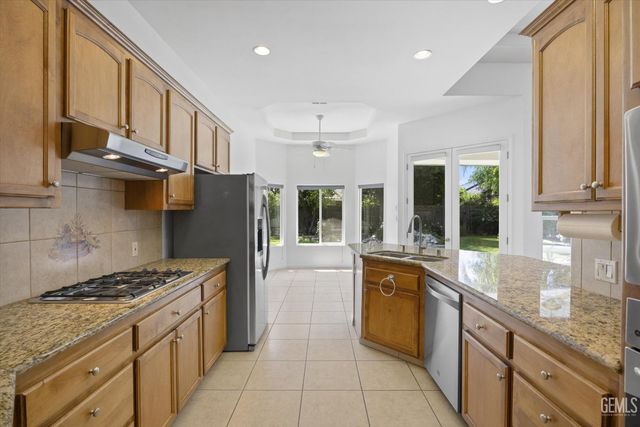 4307 Walker Lake Drive, Bakersfield, CA 93313