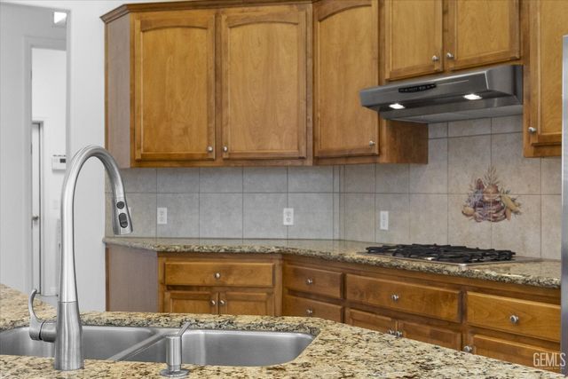 4307 Walker Lake Drive, Bakersfield, CA 93313