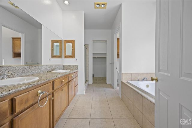 4307 Walker Lake Drive, Bakersfield, CA 93313