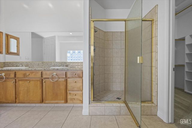 4307 Walker Lake Drive, Bakersfield, CA 93313