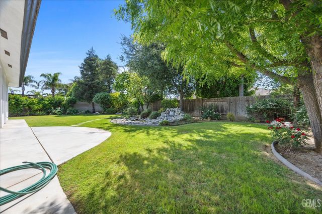 4307 Walker Lake Drive, Bakersfield, CA 93313