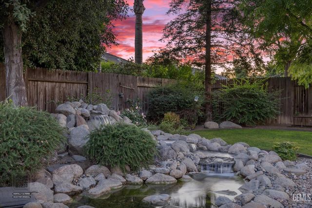 4307 Walker Lake Drive, Bakersfield, CA 93313