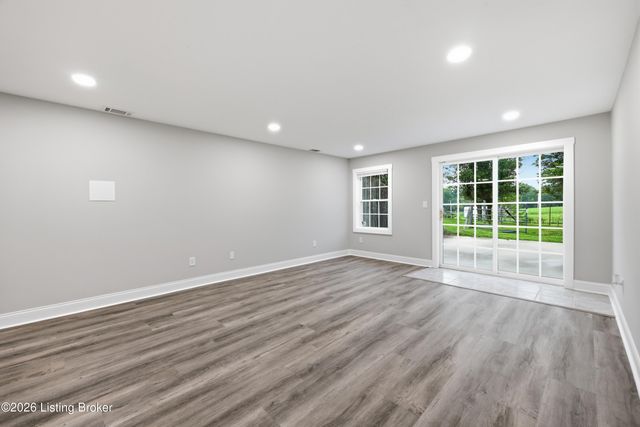 1279 Rice Rd, Lawrenceburg, KY 40342