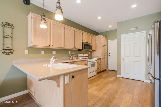 11529 Treeview Court, Moorpark, CA 93021