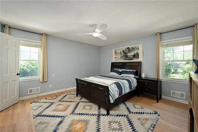 9700 Wenonga Lane, Leawood, KS 66206