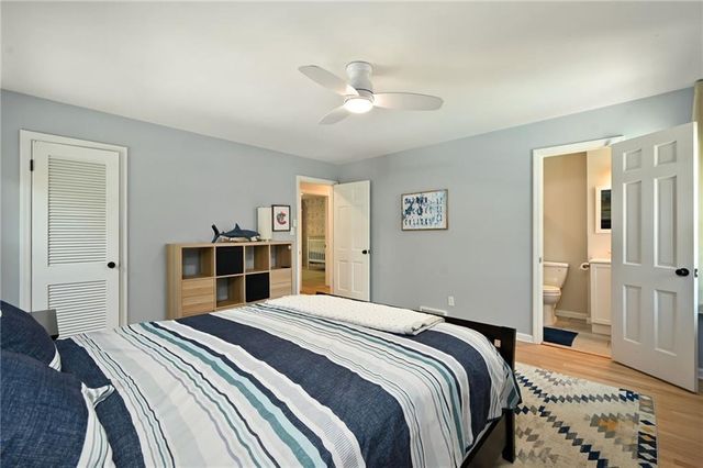 9700 Wenonga Lane, Leawood, KS 66206
